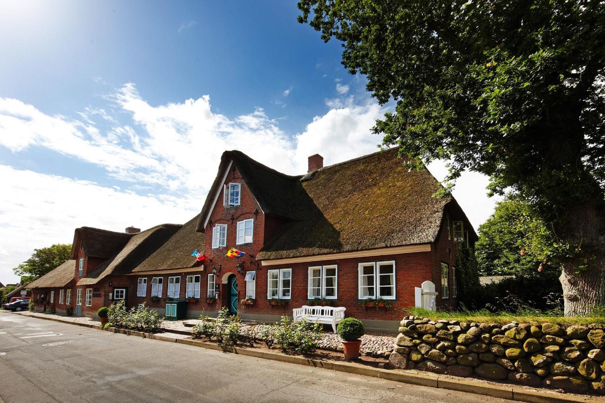 Landhaus Altes Pastorat Hotel Suderende  Exterior photo